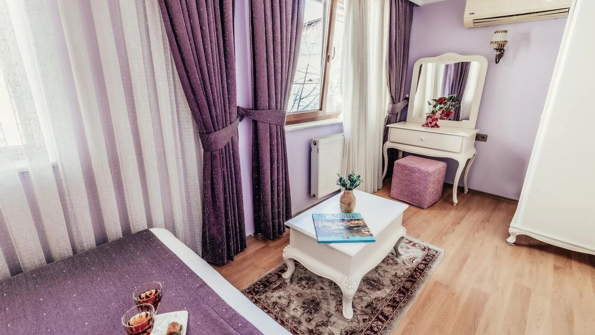 7 People Large Family Or Friends Group 110Mettee Squar Bed & Breakfast Istanbul